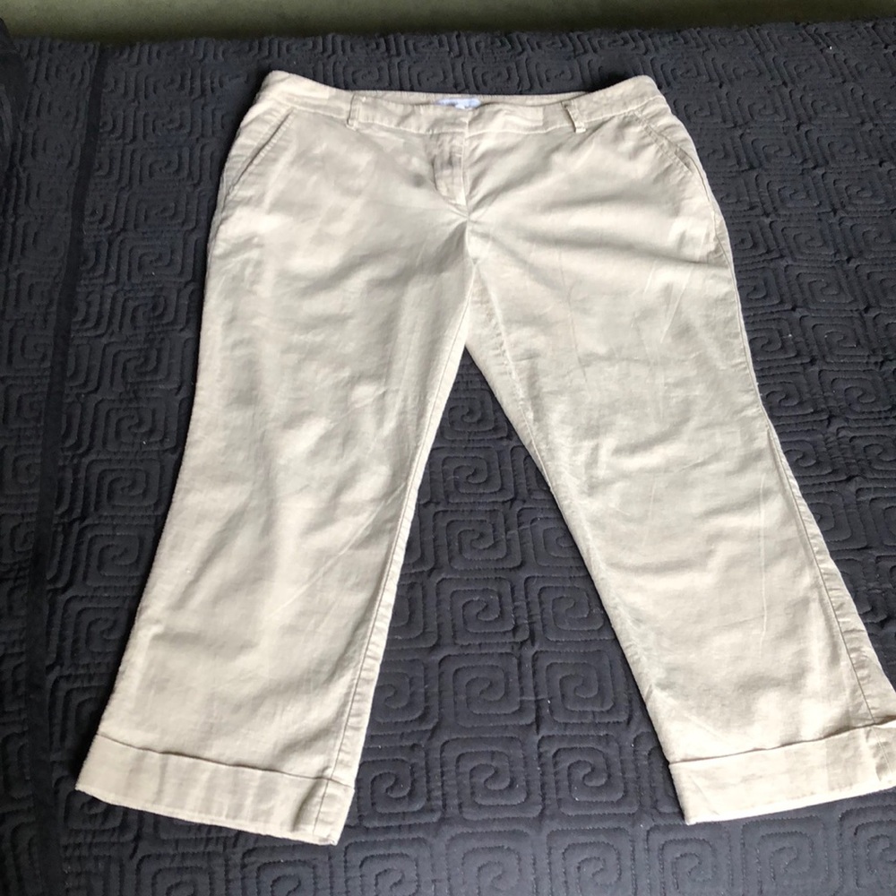 NY & Co linen blend capri pants